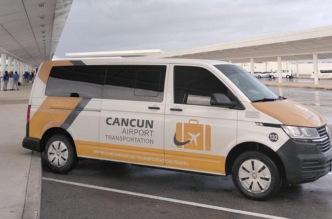 Private Roundtrip Transportation from CUN to Boulevard Kukulcan - Hotel Zone limits are important