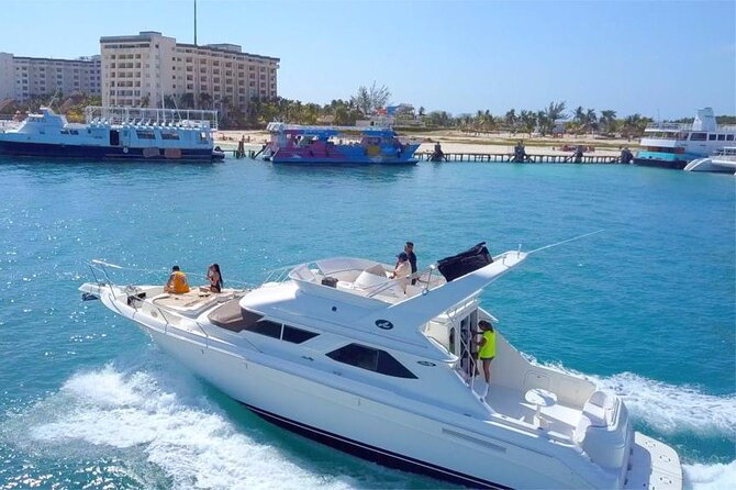 Private SeaRay 47ft Yacht Rental Cancun 23P6 - From Sunset Marina to open Caribbean water