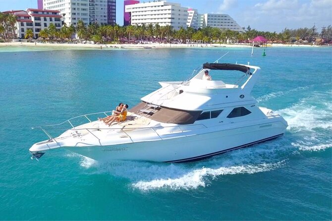 Private SeaRay 47ft Yacht Rental Cancun 23P6 - Swimming, snorkeling, and time on the yacht