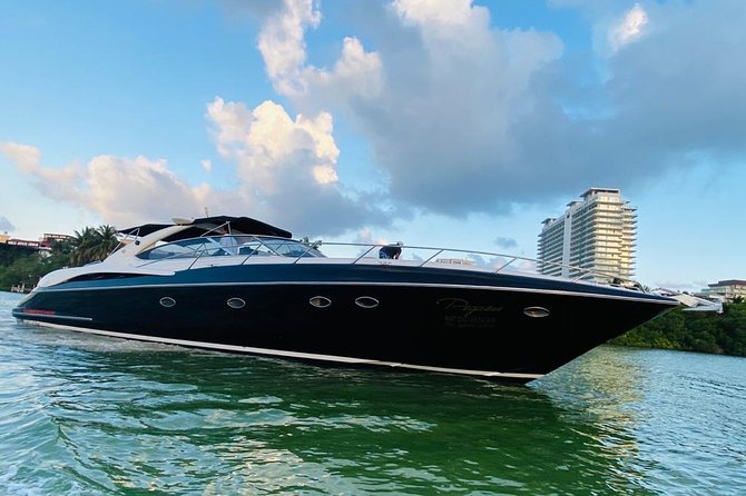 Private SUNSEEKER 60 Yacht Experience for up to 20 Guests - Crew service and the private-group advantage