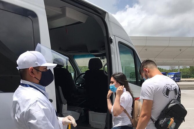 Private Transfer- Airport-Hotel Cancun Up 1 to 5 Passengers - What the private-group format is worth