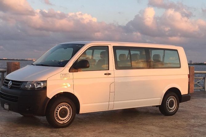 Private Transfer Cancun-Playa del Carmen/Ferry/Puerto Aventuras - Meeting your driver at Cancun Airport