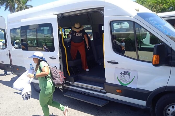 Private Transfer from ATO Cancun to Hotel Zone - The service record is mixed