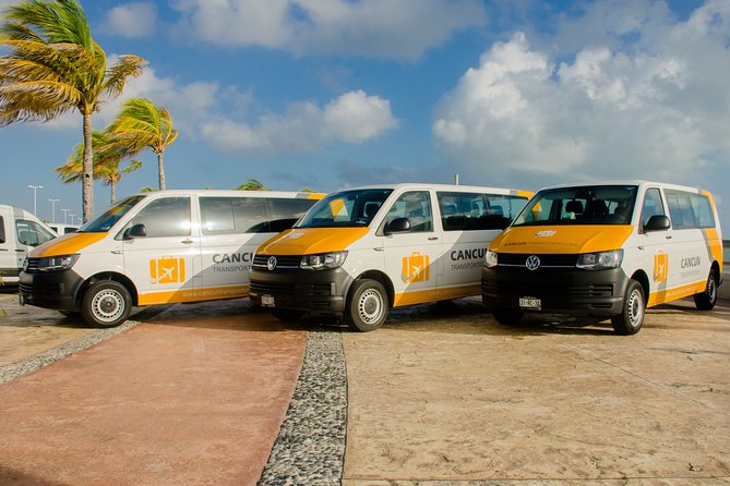 Private Transfer from Cancun Airport to Boulevard Kukulcan - A private minivan for up to nine people
