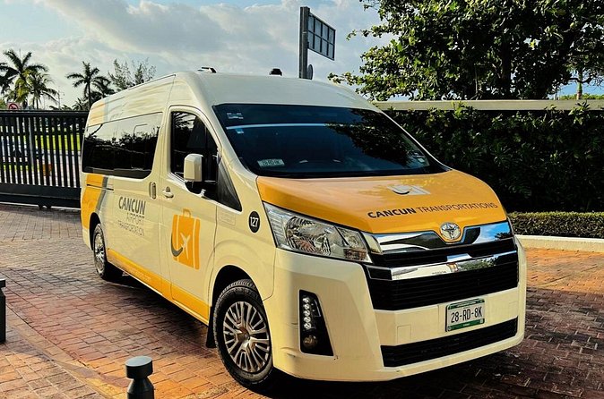 Private Transfer from Cancun Airport to Puerto Aventuras - How the drivers shape the experience