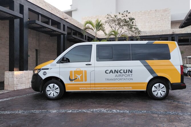 Private Transfer from Cancun Airport to Puerto Aventuras - Meeting your driver at Cancun Airport
