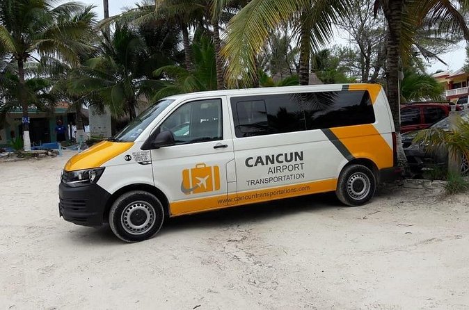 Private Transfer from Cancun Airport to Puerto Morelos - A bilingual welcome and driver support