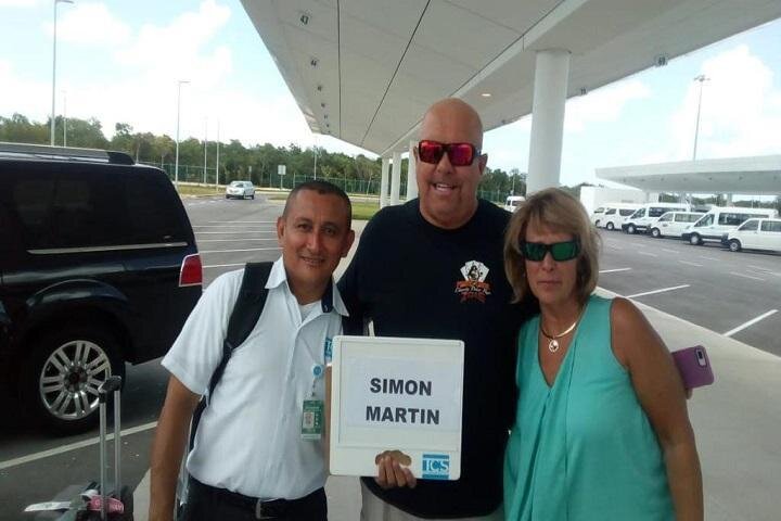 Private transfer round Cancun airport -Playa del Carmen - airport. - Communication, punctuality, and small touches