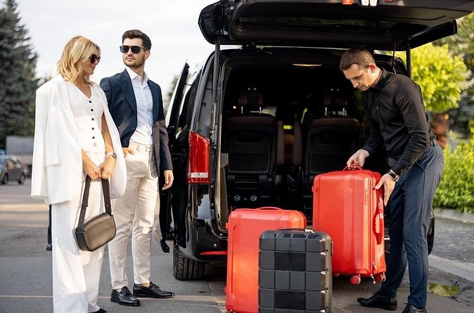 Private Transfer to and from CUN Cancun International Airport - Punctuality, waiting, and small comforts