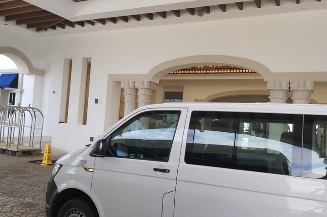 Private transportation CUN Airport-Puerto Juarez & Playa Mujeres - Clean vehicles, helpful drivers, and a quiet ride