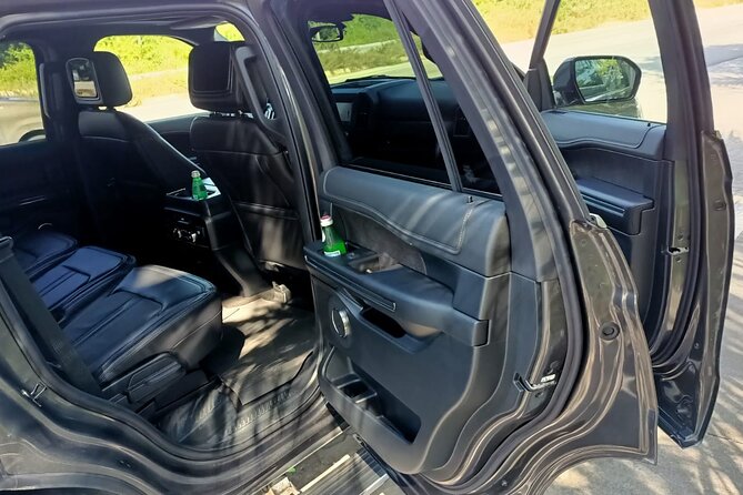 Private Transportation Deluxe Van - What the private deluxe van ride is like