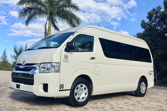 Private transportation from Cancun airport to Hotel Zone - Value for couples, families, and groups