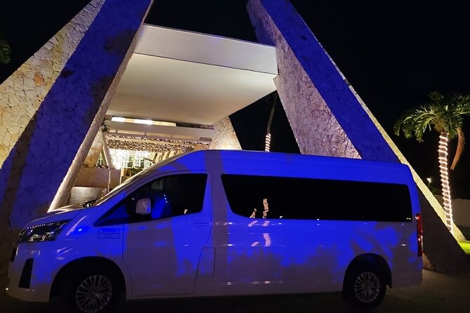 Private Transportation from Cancun Airport to Tulum - Meeting your host at Cancun Airport