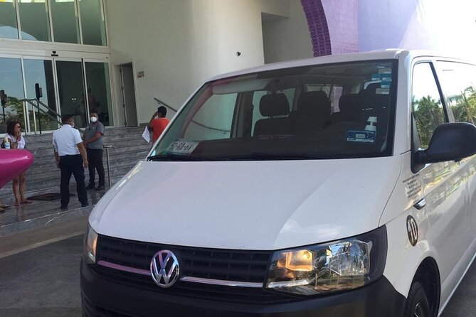 Private transportation from CUN Airport to Cancun Hotel Zone - What to expect from the vehicle and driver