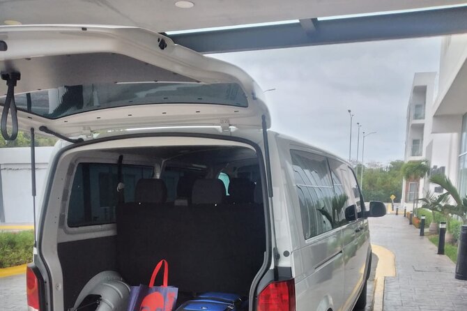 Private Transportation from the Airport to the Cancun hotel zone - What the 40 to 90-Minute Ride Really Means