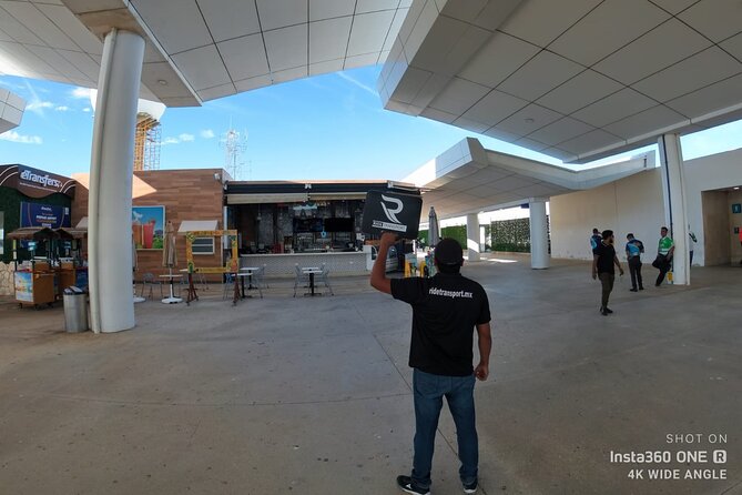 Private transportation one way Airport Cancun-Tulum Center - Meeting your driver at Cancun Airport