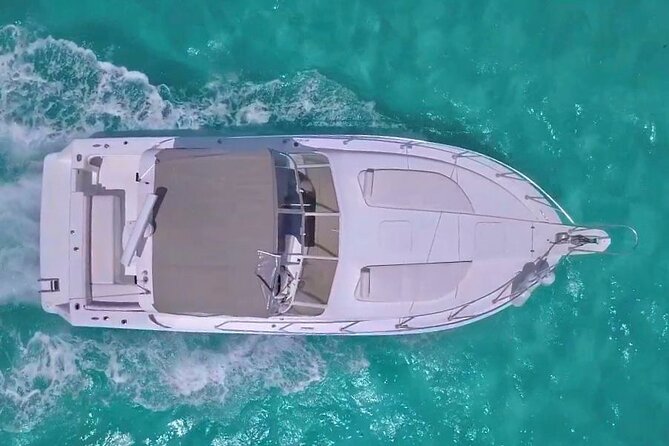 Private Yacht Cancun 42ft up to 8 people - Setting out from the Real Inn Hotel marina area