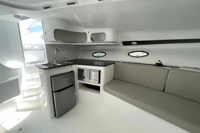 Private Yacht Cancun 42ft up to 8 people - Price, group size, and the extra marina charge