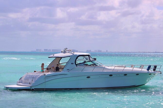Private Yacht SEARAY SUNDANCER 60ft up to 20 pax 23P1 - A private Sea Ray cruise from Cancun’s hotel zone