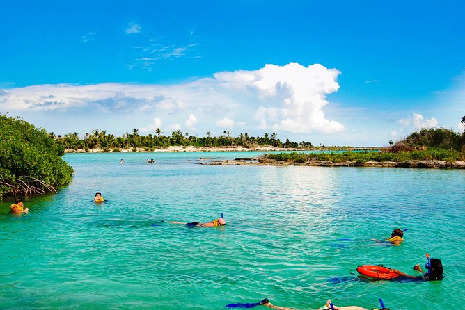 Riviera Maya Snorkeling Adventure: Lagoon, Cenotes Open & Cavern - Yal-ku Lagoon: your first look at Riviera Maya water