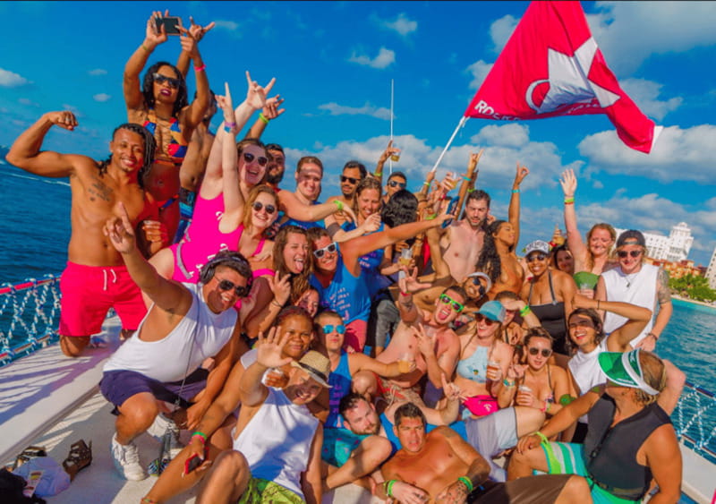 Rockstar Boat Party Cancun - Booze Cruise Cancun (18+) - The experience can be uneven