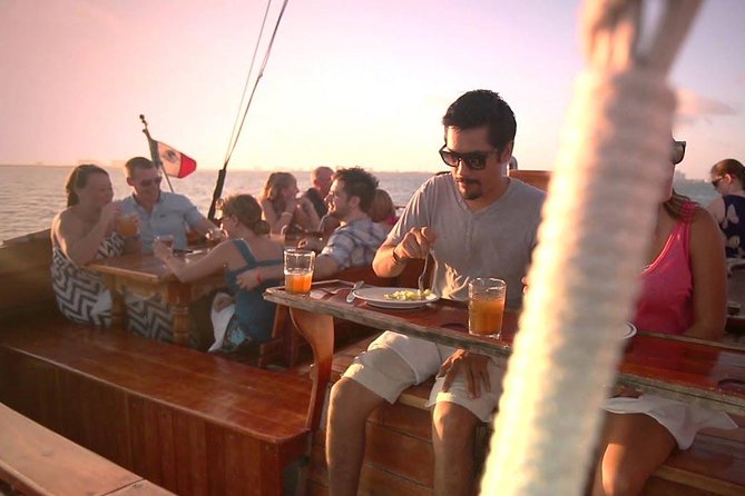 Romantic Dinner on a Spanish Galeon in Cancun - Service and the people who shape the night