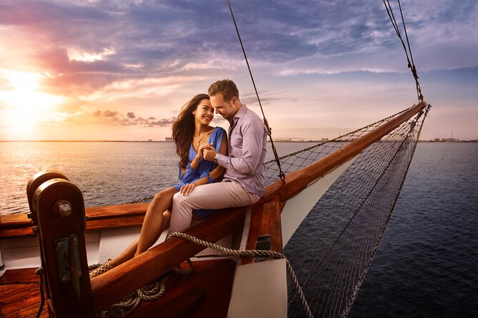 Romantic Sunset Dinner Cruise in Cancun with Open Bar - Sunset views and live music