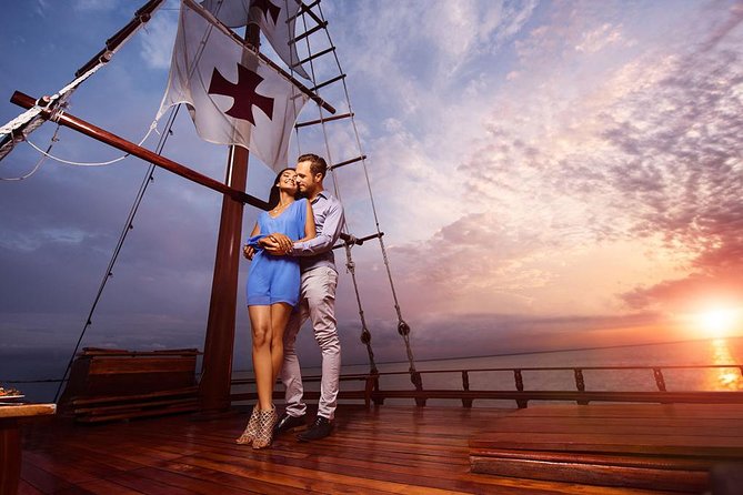 Sail Under Light of the Moon & Enjoy a Romantic Dinner in Spanish Galleon - Saxophone music and a chance to dance