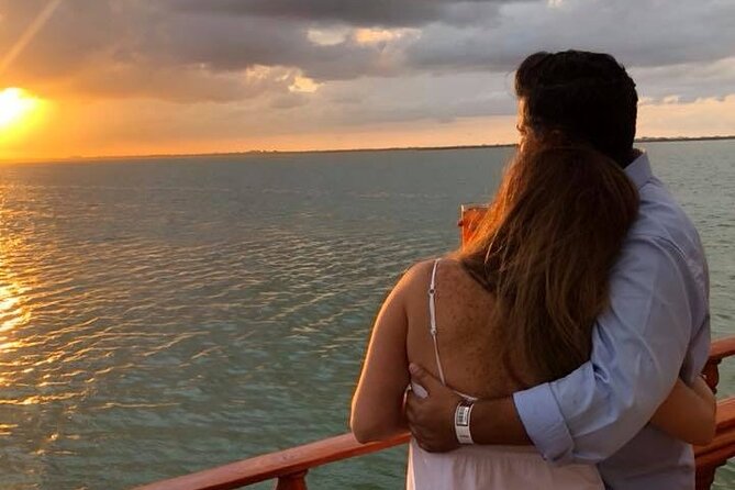 Sail Under Light of the Moon & Enjoy a Romantic Dinner in Spanish Galleon - What the boat ride feels like after sunset