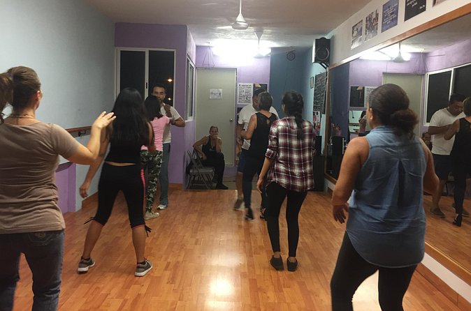 salsa dancing lessons and bachata classes - Communication before the lesson