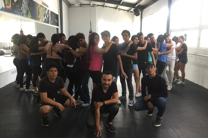 salsa dancing lessons and bachata classes - The warm-up and first salsa steps