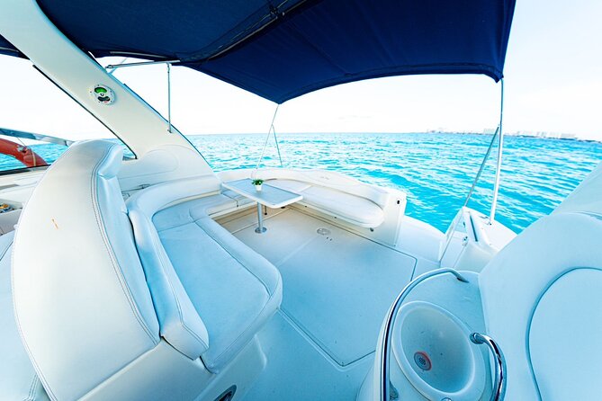 SeaRay 43ft Isla Mujeres, Snorkelling and more!! - Crew and the feel of the day