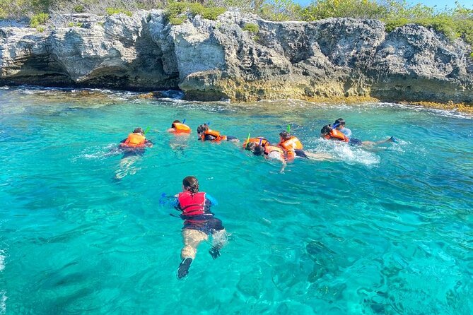 Snorkeling in Isla Mujeres and Underwater Museum - MUSA and the Underwater Statues
