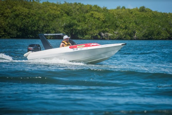 Speedboat and snorkel tour: Single Passenger Boat - Following the guide in a small convoy