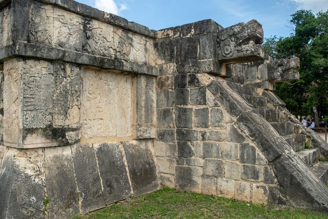 The best tour in Chichén Itzá, Valladolid and Cenote - Chichén Itzá in a two-hour visit