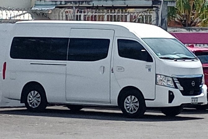 Transfer from Cancun airport to Cancun hotel zone 1 to 8 people - A simple start to a Cancun holiday