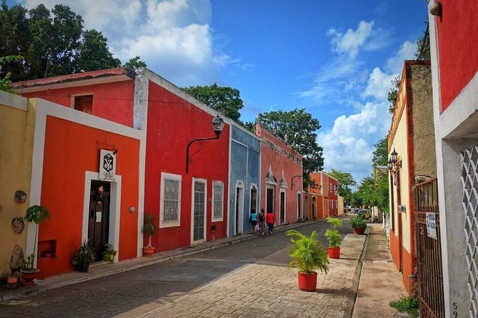 Visit Chichen Itza & the Magical Cenotes Ik Kil & Suytun - Food, drinks, and the long ride