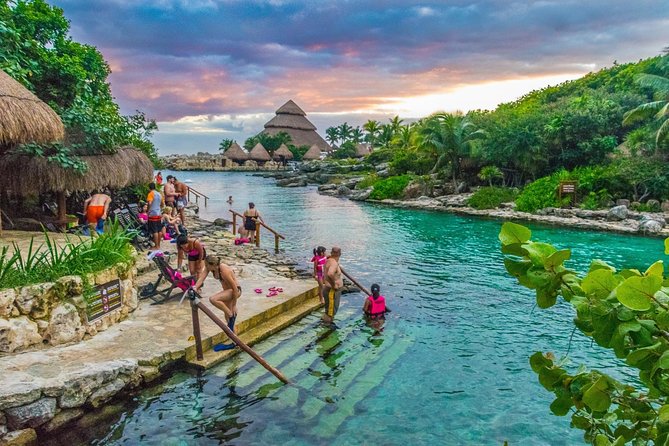 Xcaret Aquatic Theme Park Private 12 hrs Trip from Cancun by van - Food at Xcaret: good choices, extra cost