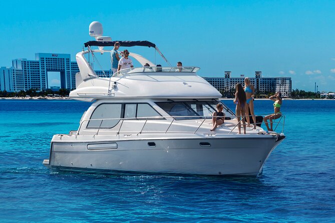 Yacht Meridian 40FT Best Private Rental in Cancun - Cruising the mangroves and Caribbean waters