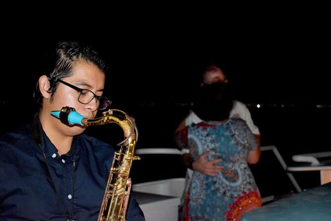 Your Romantic Dinner in Cancun, includes national open bar and live music - Seating, weather, and boat comfort